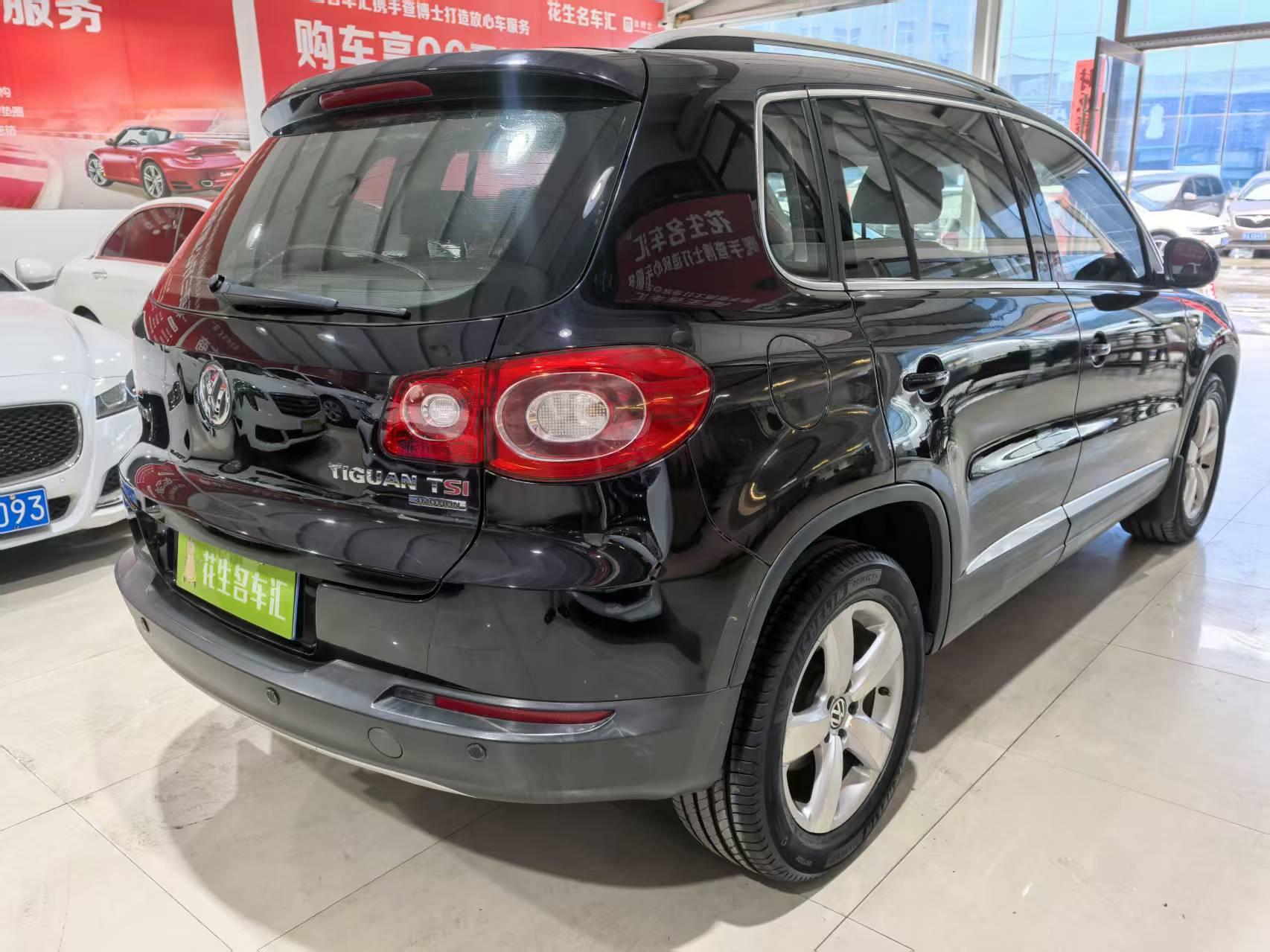 Volkswagen Tiguan 2013 thumb 2