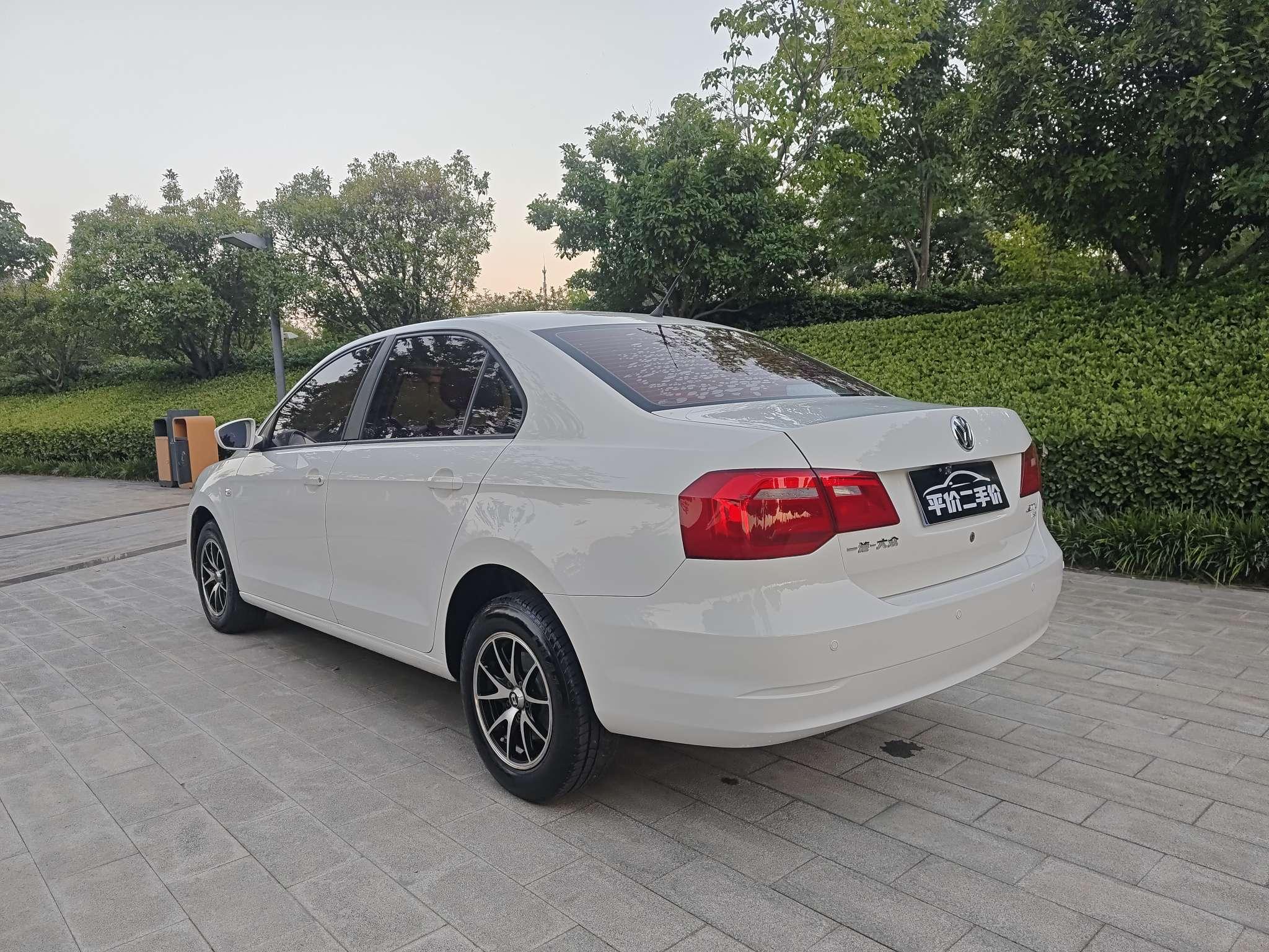 Volkswagen Jetta 2016 thumb 2