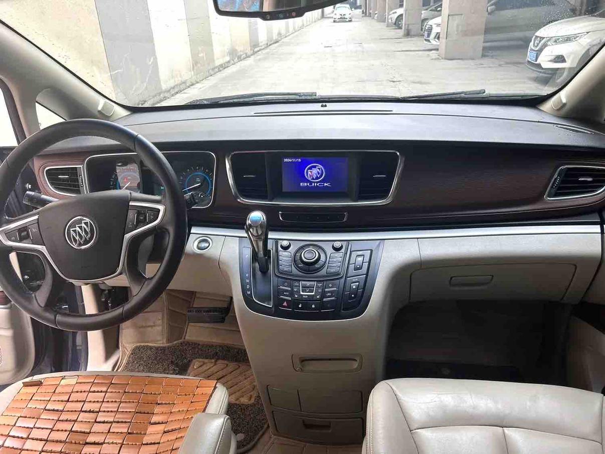 Buick GL8 2014 thumb 4