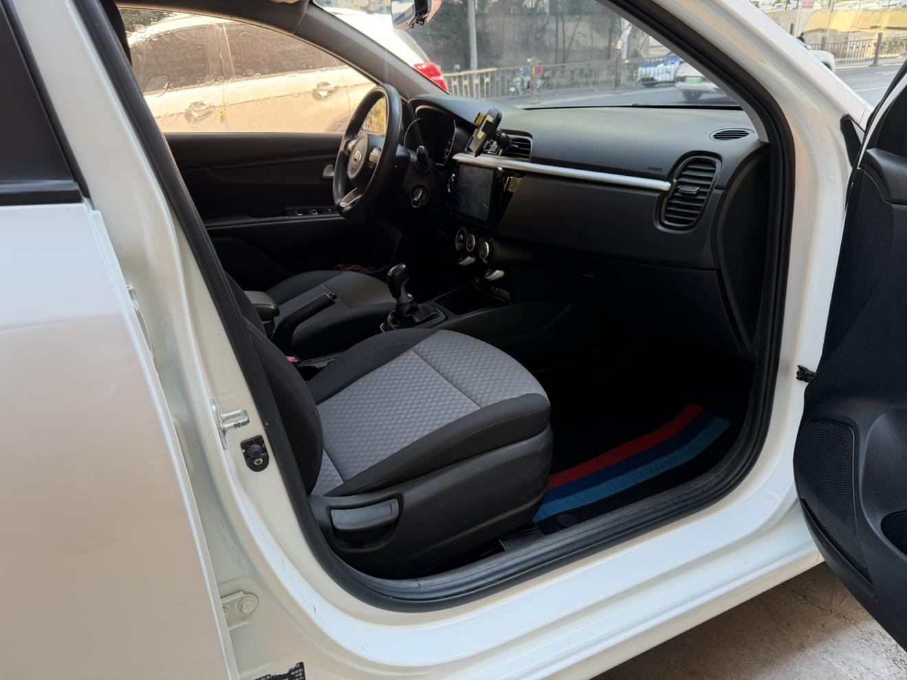 Kia Rio 2017 thumb 5