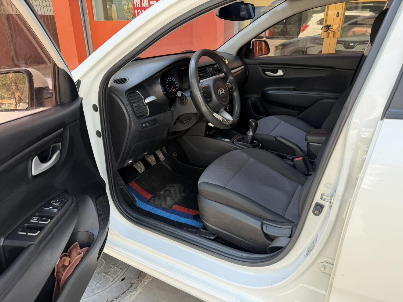 Kia Rio 2017 thumb 8