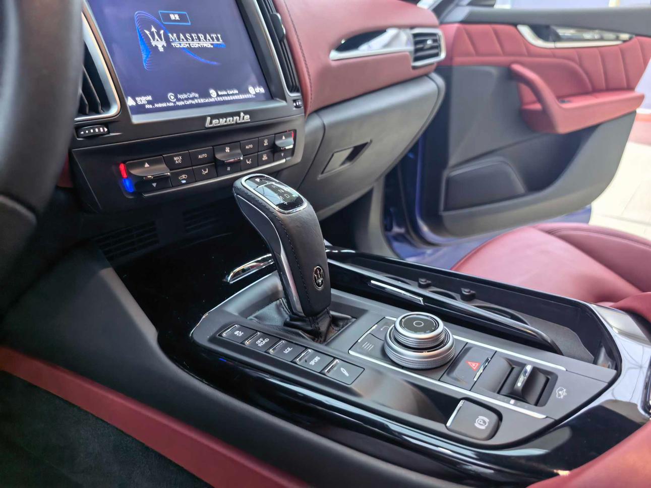 Maserati Levante 2019 thumb 10