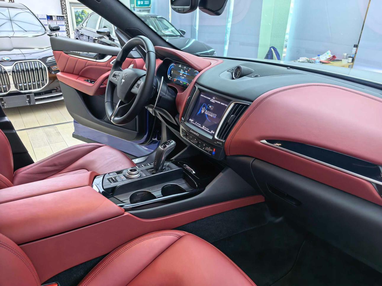 Maserati Levante 2019 thumb 12