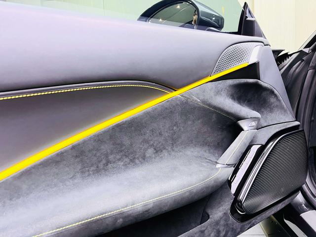 Ferrari Roma 2020 thumb 12