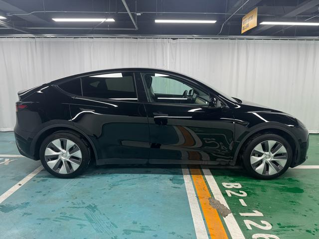 Tesla Model Y 2022 thumb 6