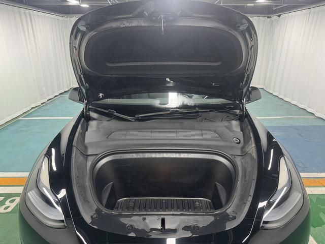 Tesla Model Y 2022 thumb 8
