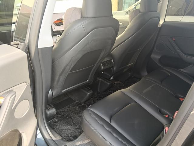 Tesla Model Y 2024 thumb 6