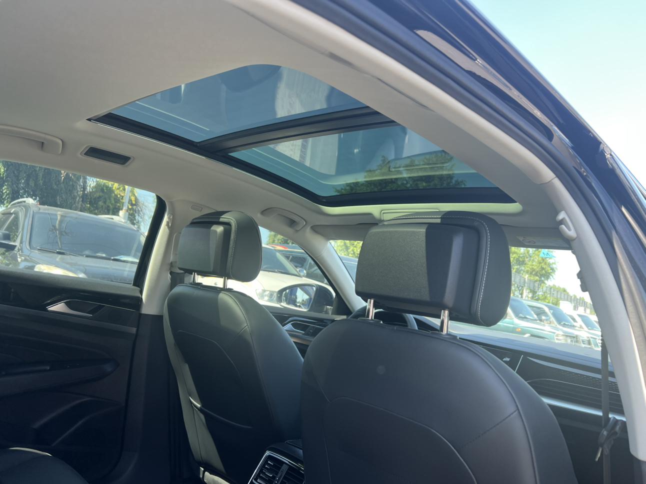 Volkswagen Passat (North America and China) 2024 thumb 11