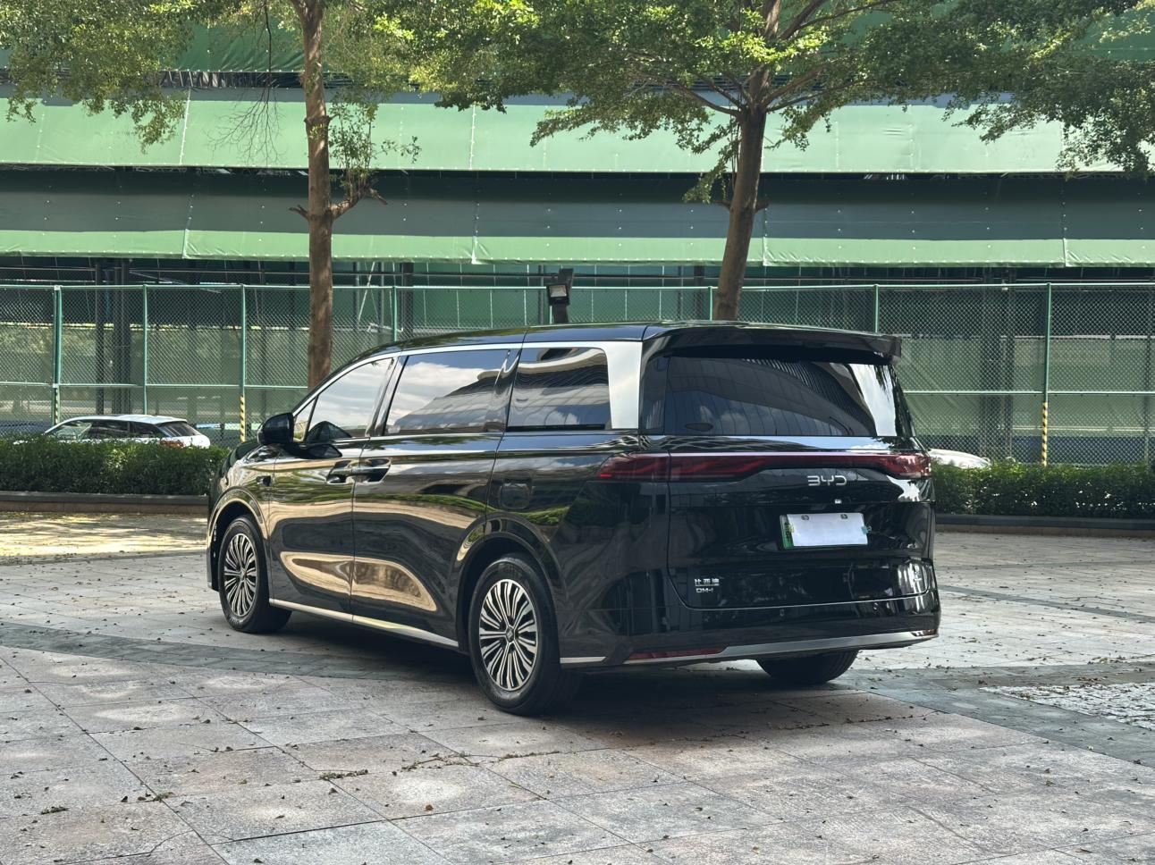 BYD Xia (M9) 2025 thumb 3