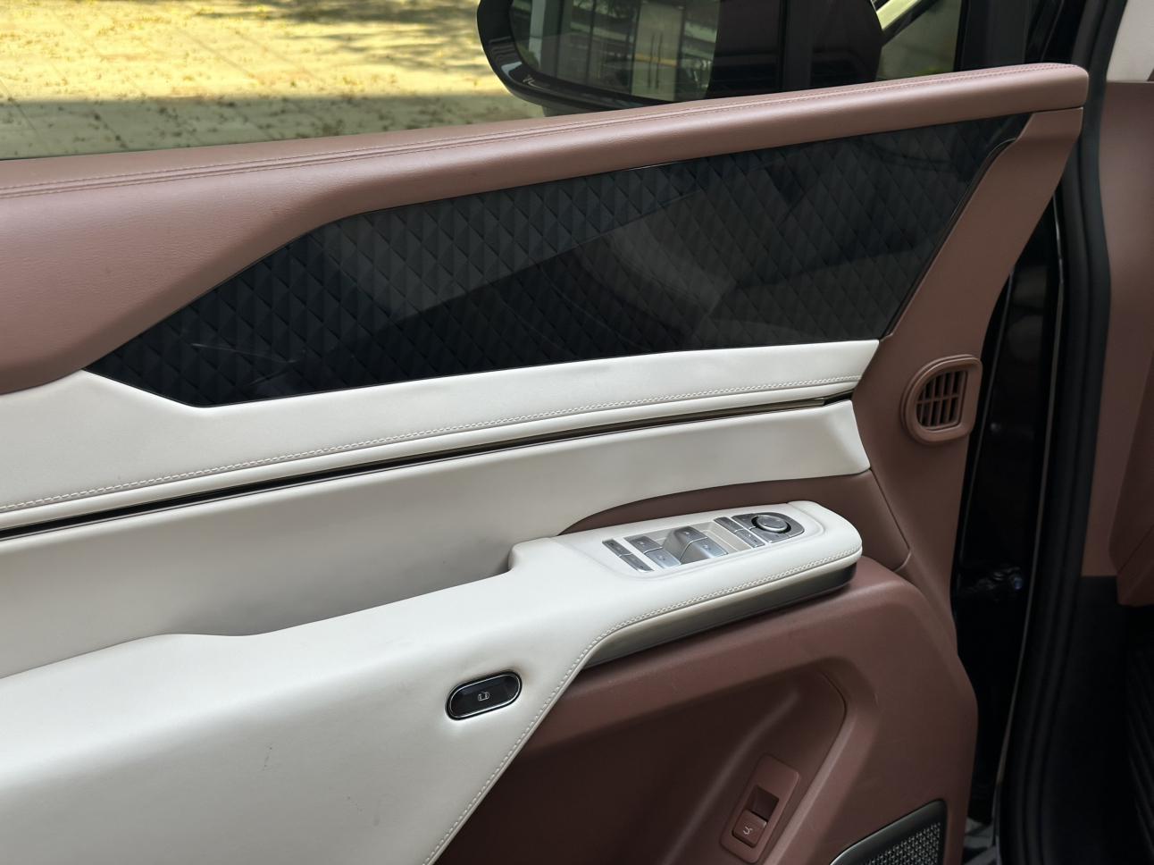 BYD Xia (M9) 2025 thumb 10