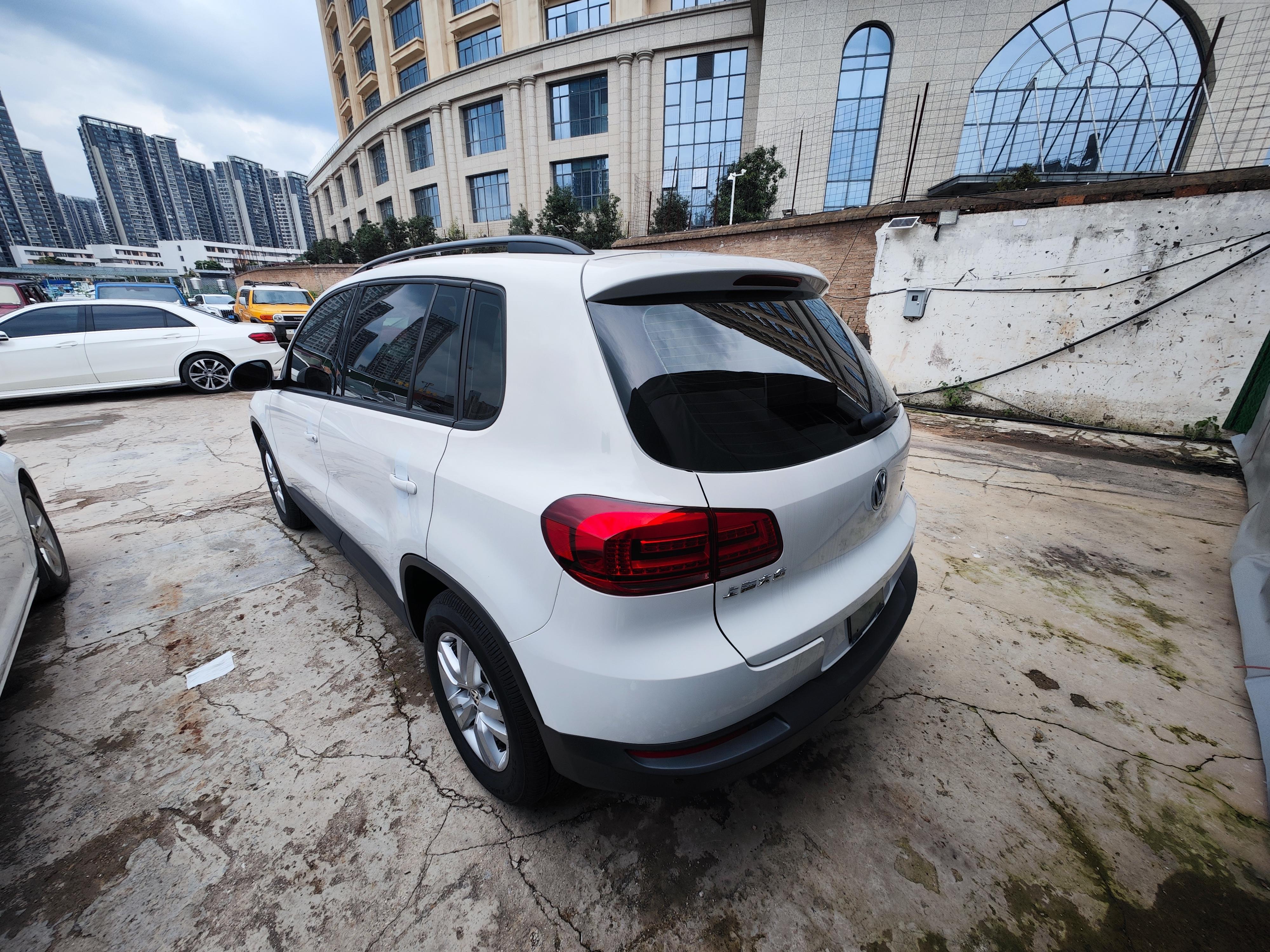 Volkswagen Tiguan 2015 thumb 2