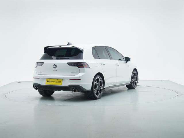 Volkswagen Golf GTI 2025 thumb 5