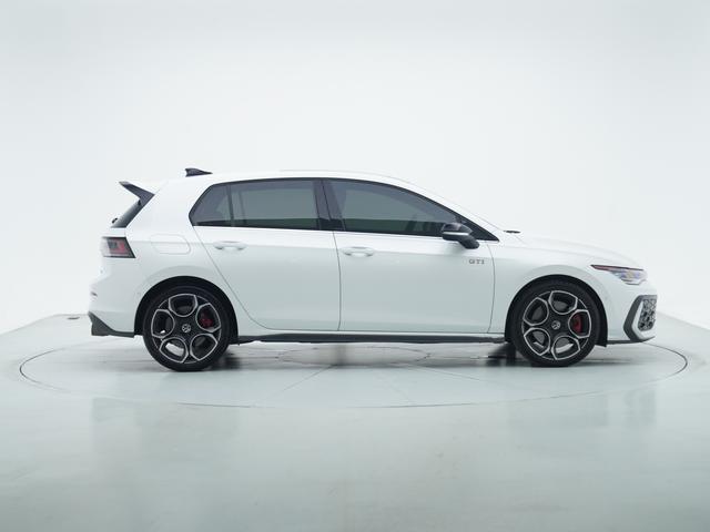 Volkswagen Golf GTI 2025 thumb 6
