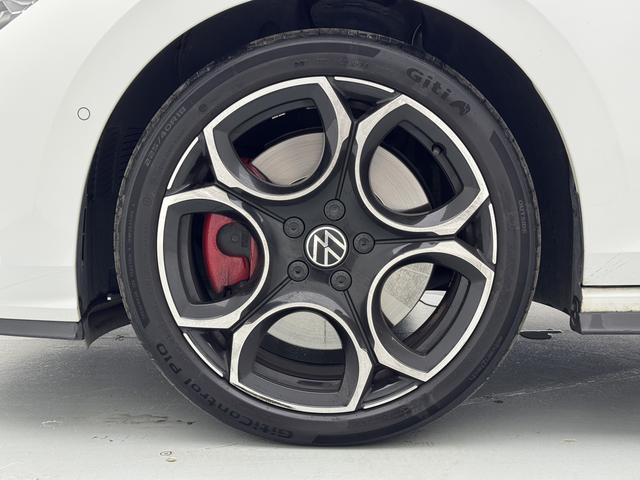 Volkswagen Golf GTI 2025 thumb 7