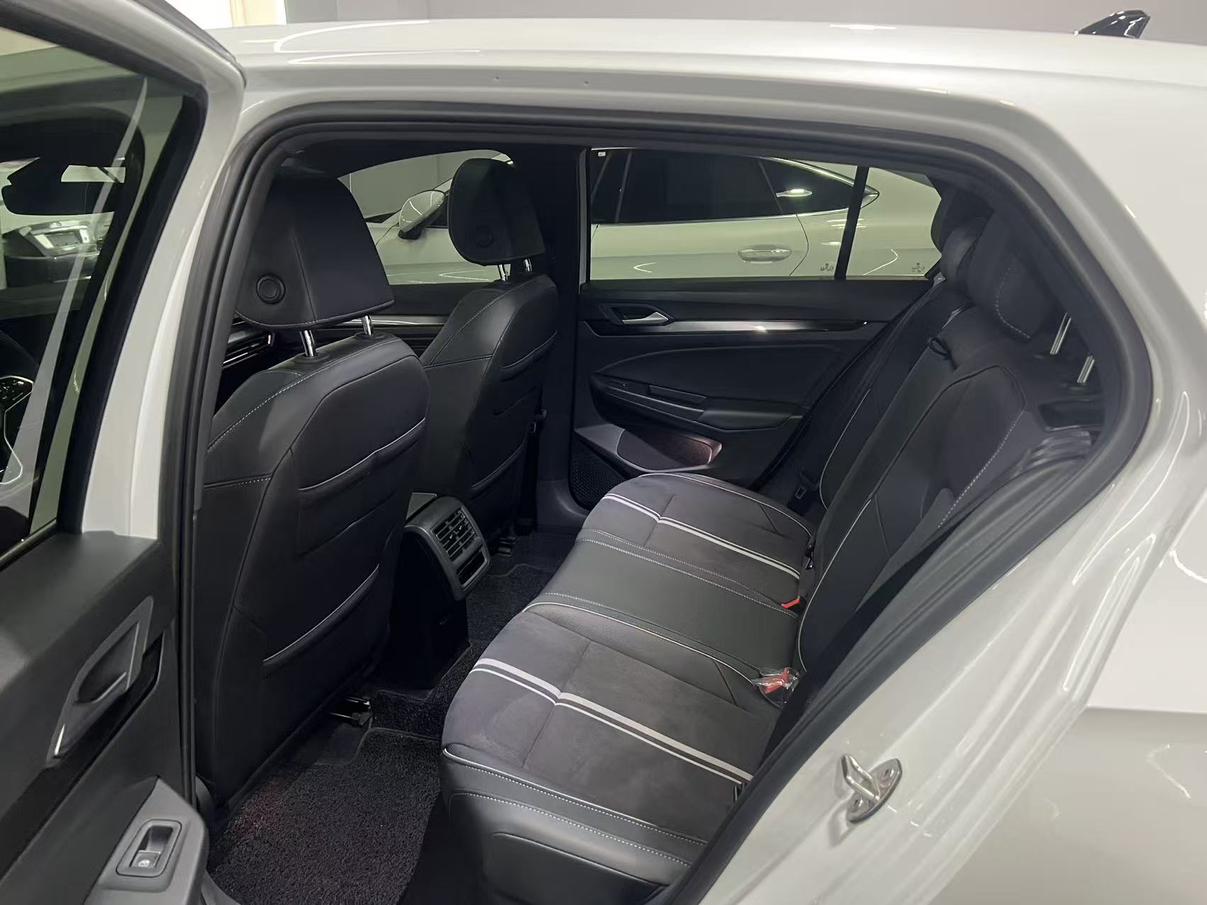 Volkswagen Golf Sportsvan 2023 thumb 8