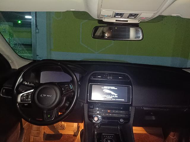 Jaguar F-Pace 2016 thumb 3