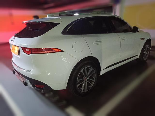 Jaguar F-Pace 2016 thumb 12