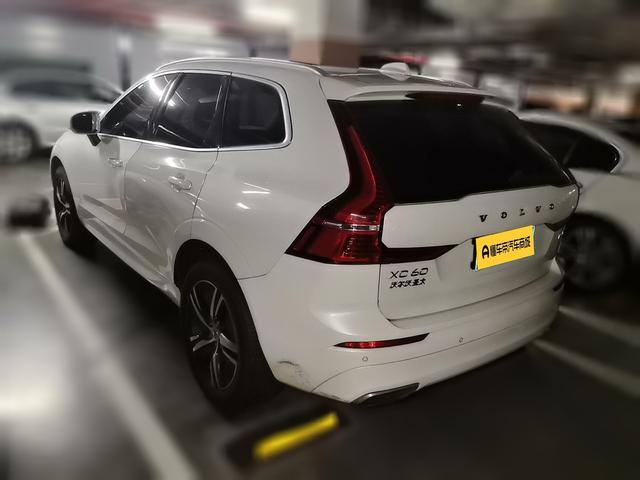 Volvo XC60 2019 thumb 2