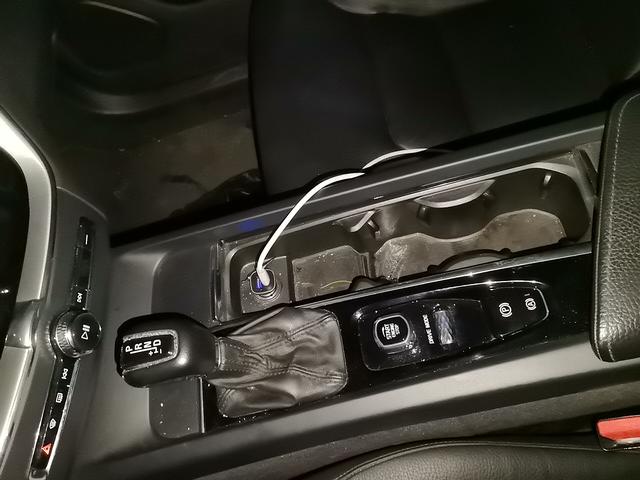 Volvo XC60 2019 thumb 7