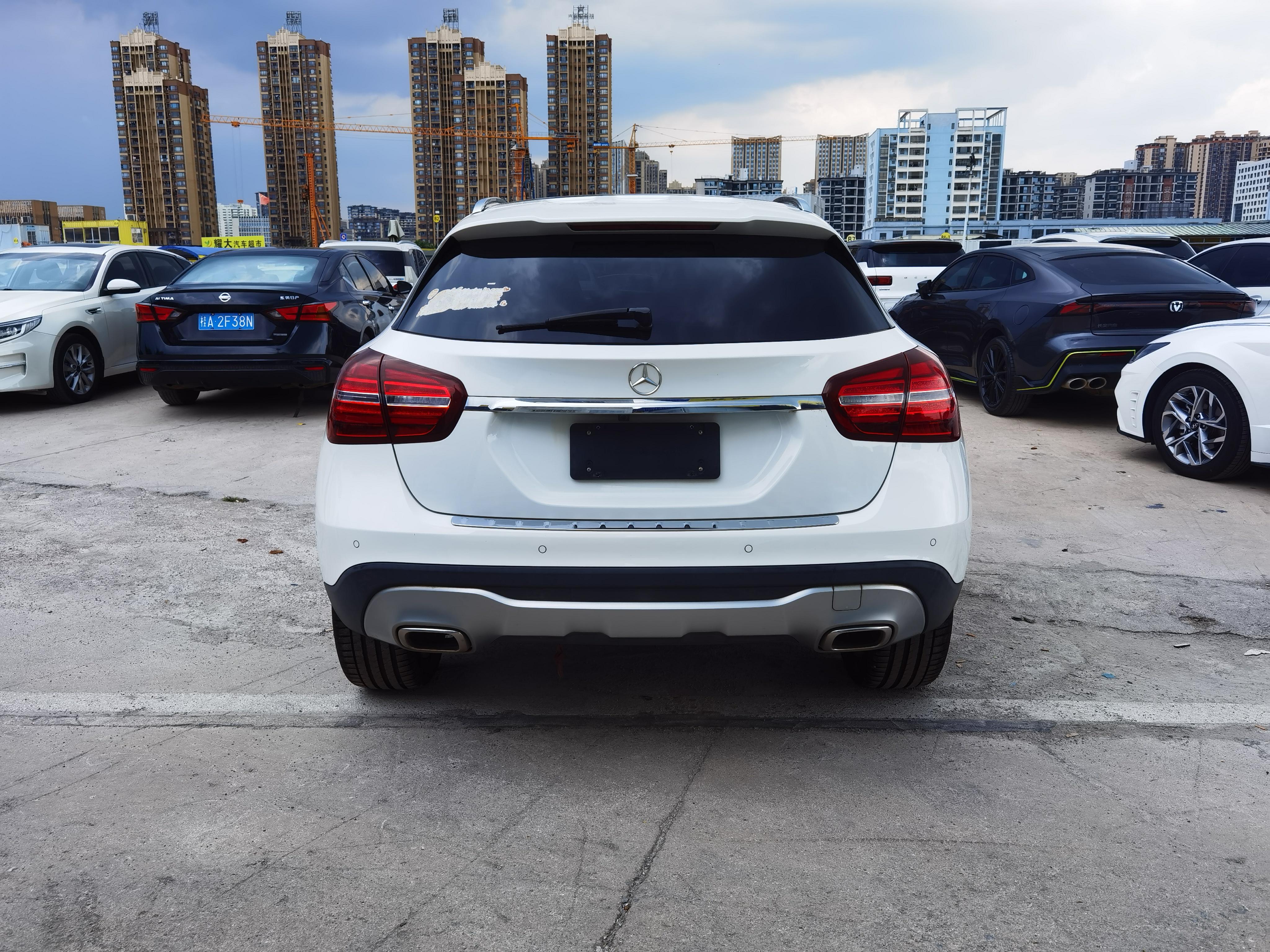 Mercedes-Benz GLA 2018 thumb 4