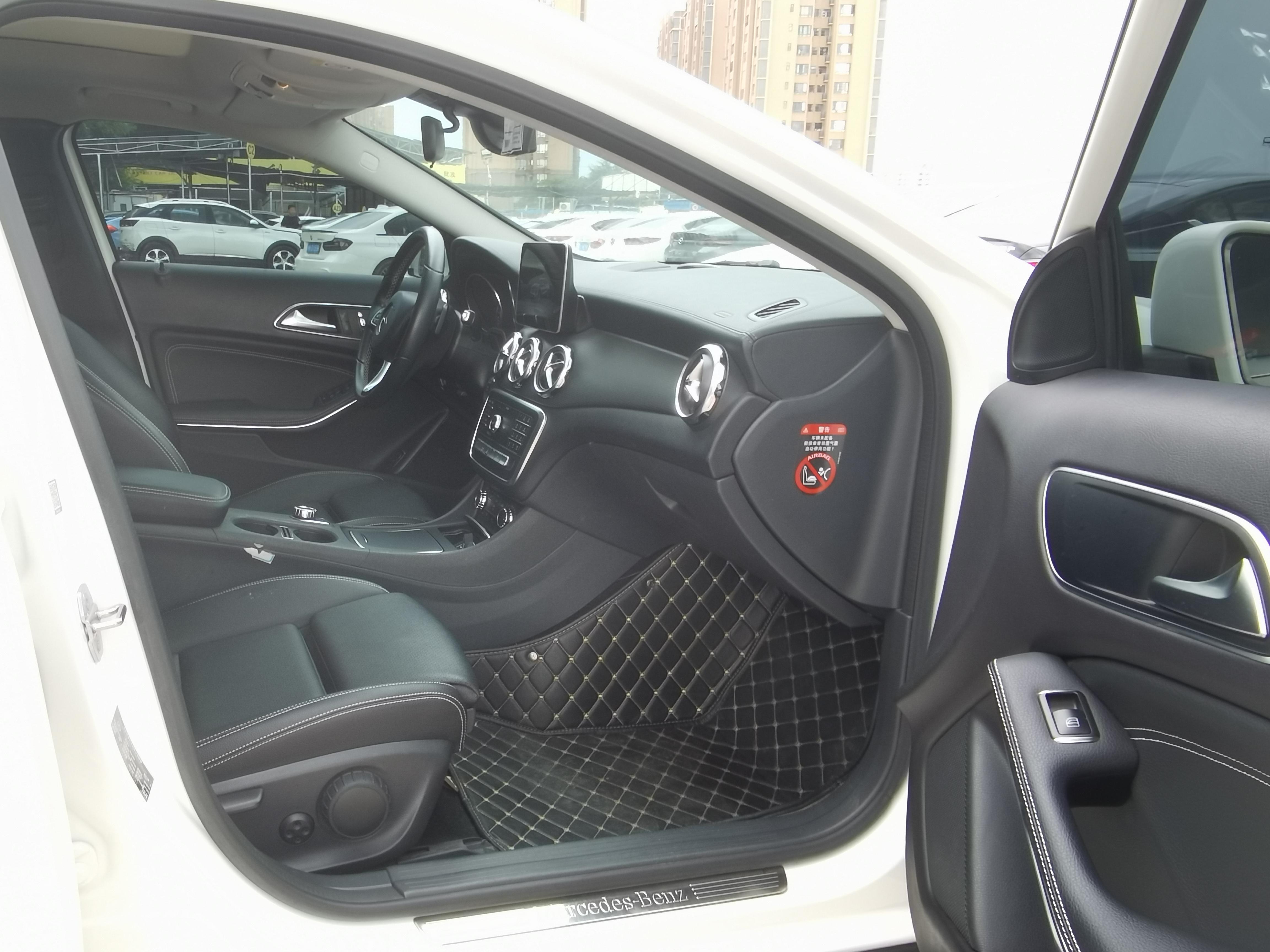 Mercedes-Benz GLA 2018 thumb 5