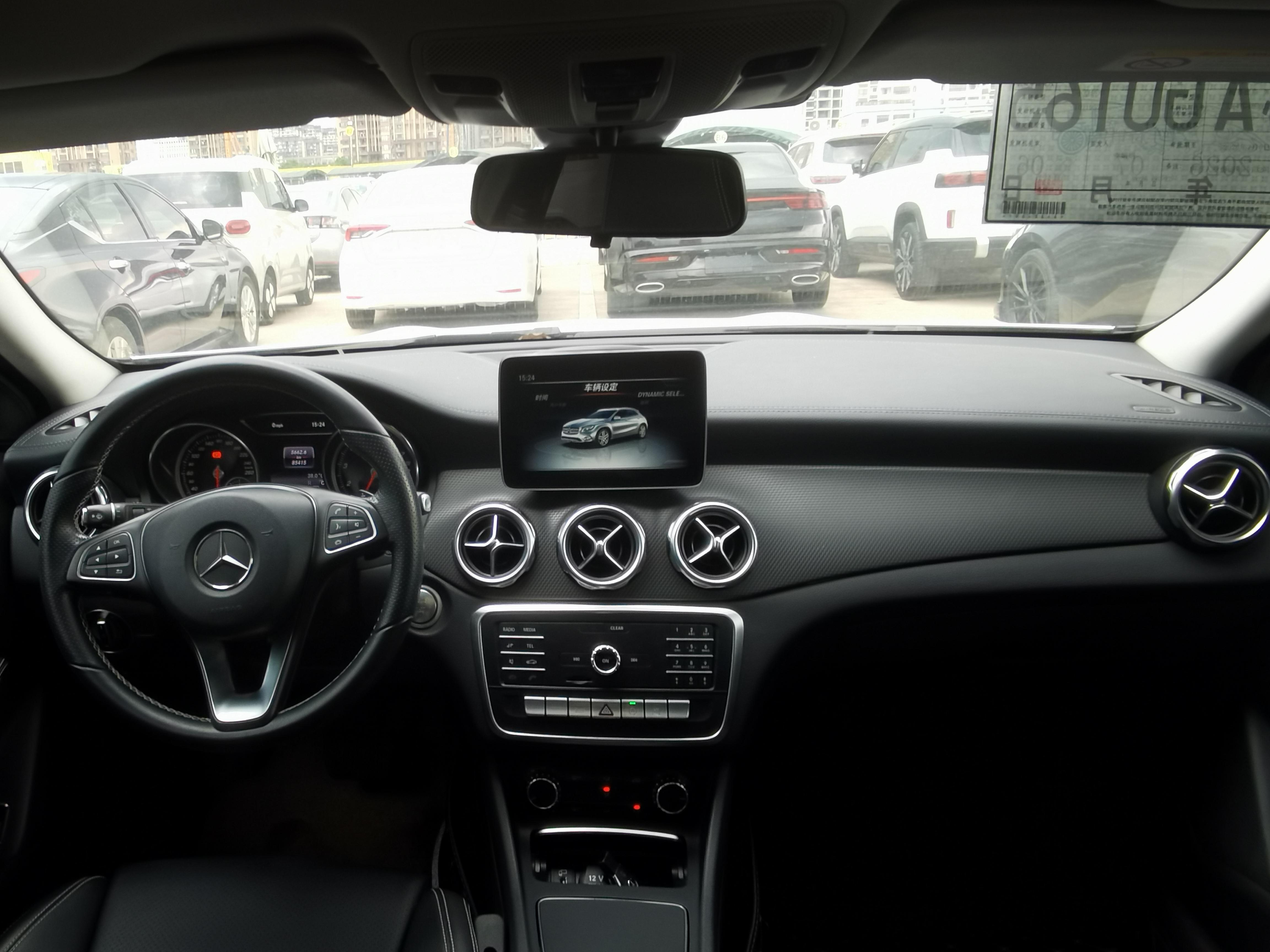 Mercedes-Benz GLA 2018 thumb 6
