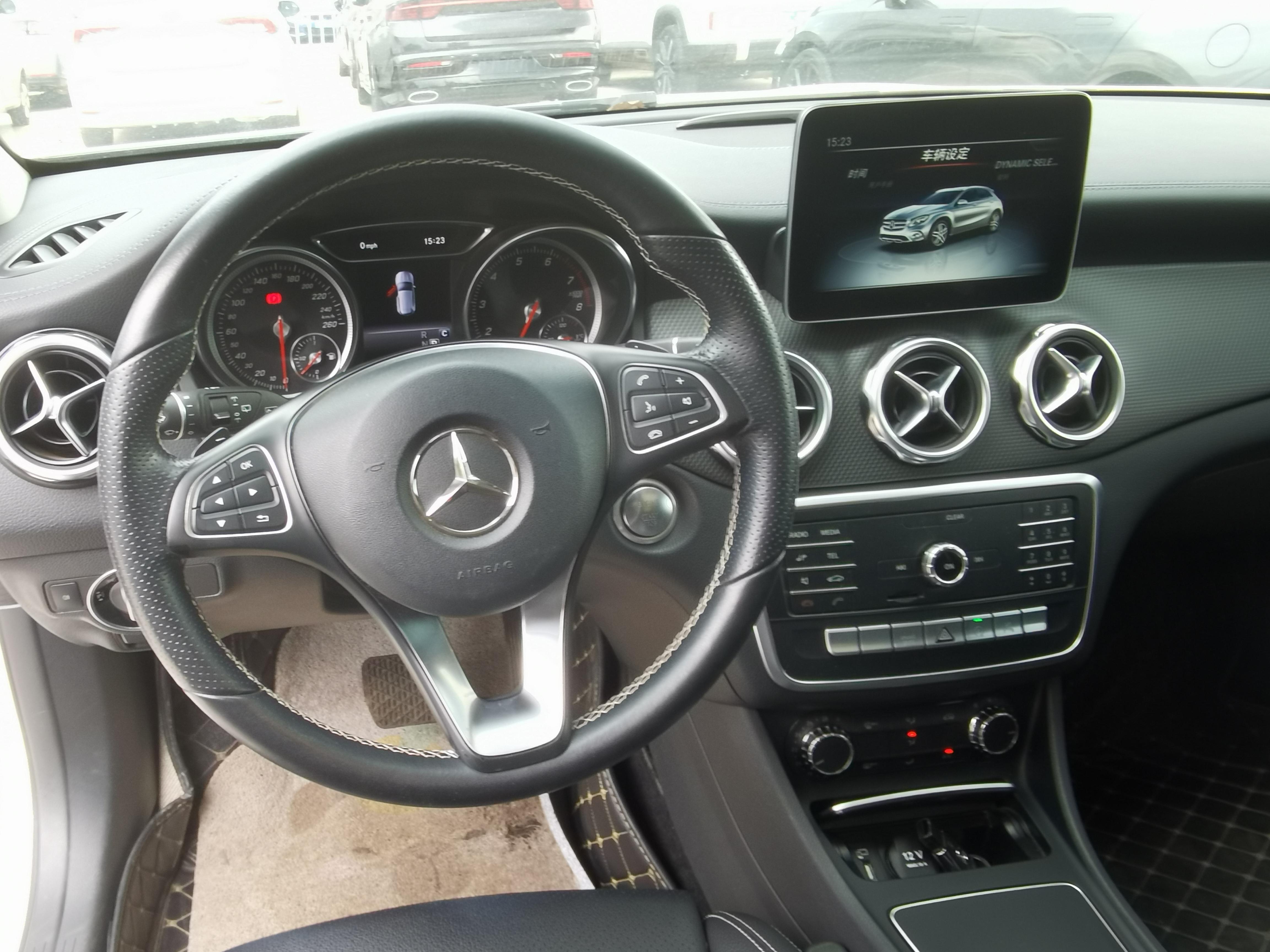 Mercedes-Benz GLA 2018 thumb 7