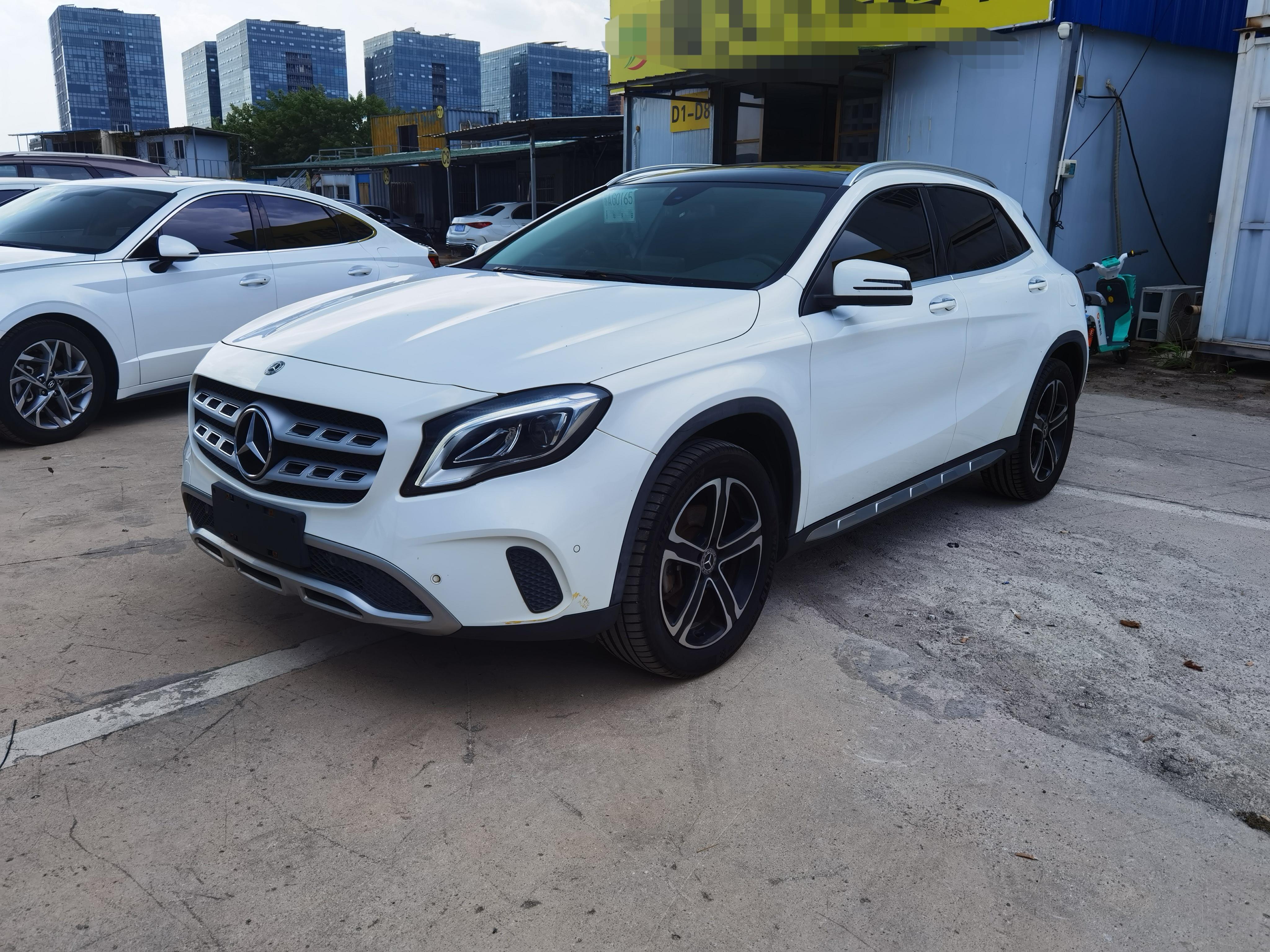 Mercedes-Benz GLA 2018 thumb 11