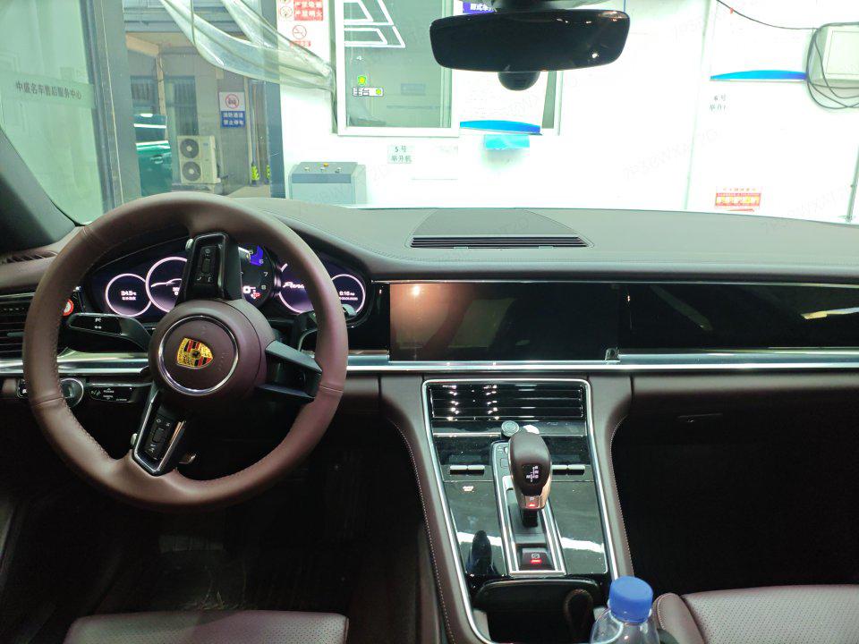 Porsche Panamera 2021 thumb 4
