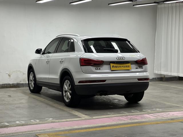 Audi Q3 2016 thumb 3