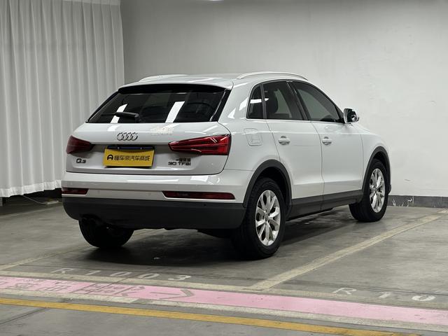 Audi Q3 2016 thumb 5