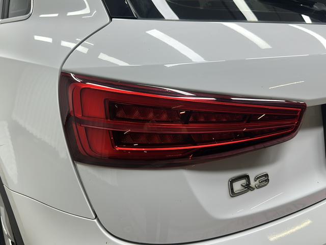 Audi Q3 2016 thumb 11