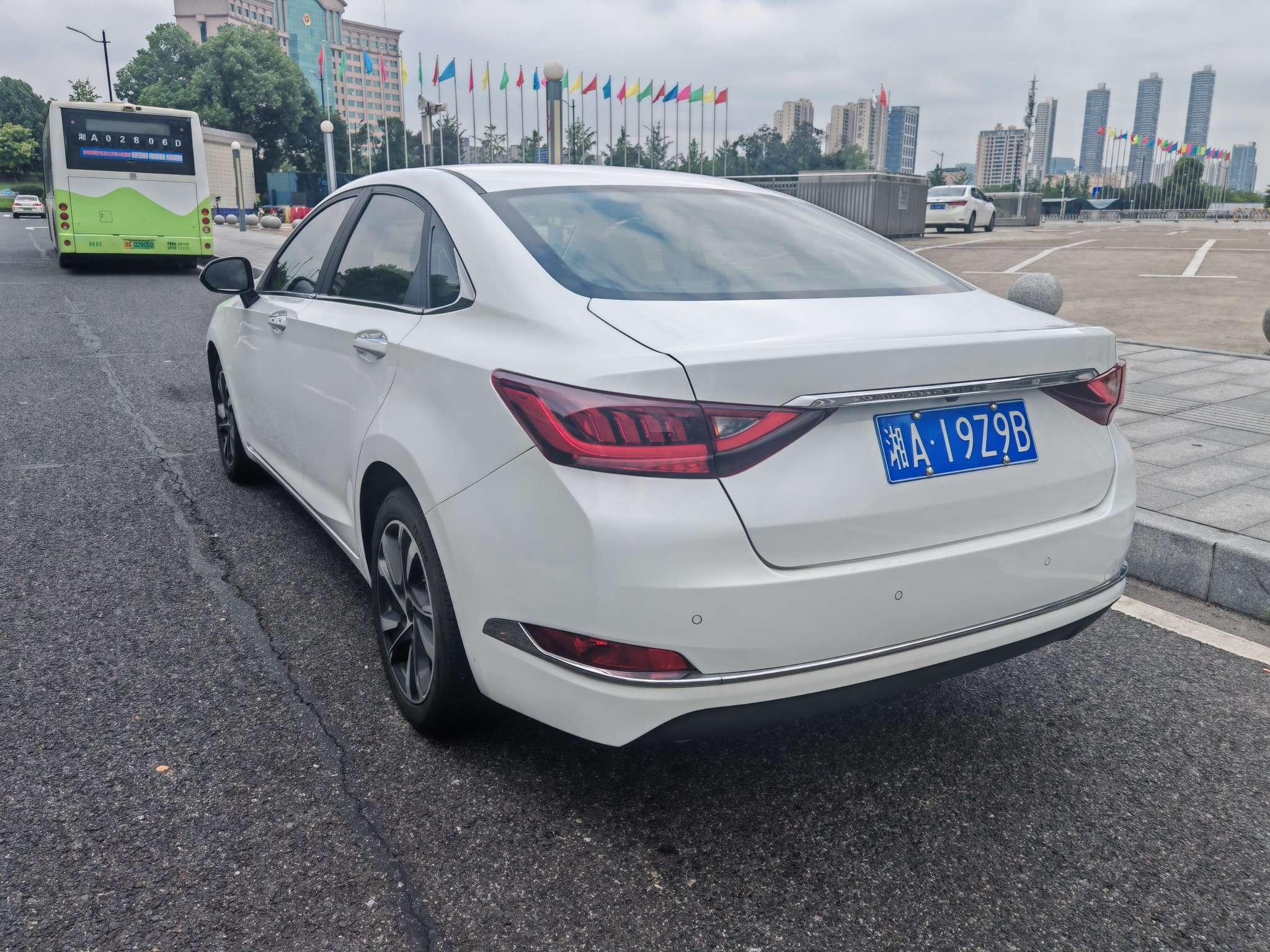 BAIC U7 2019 thumb 10