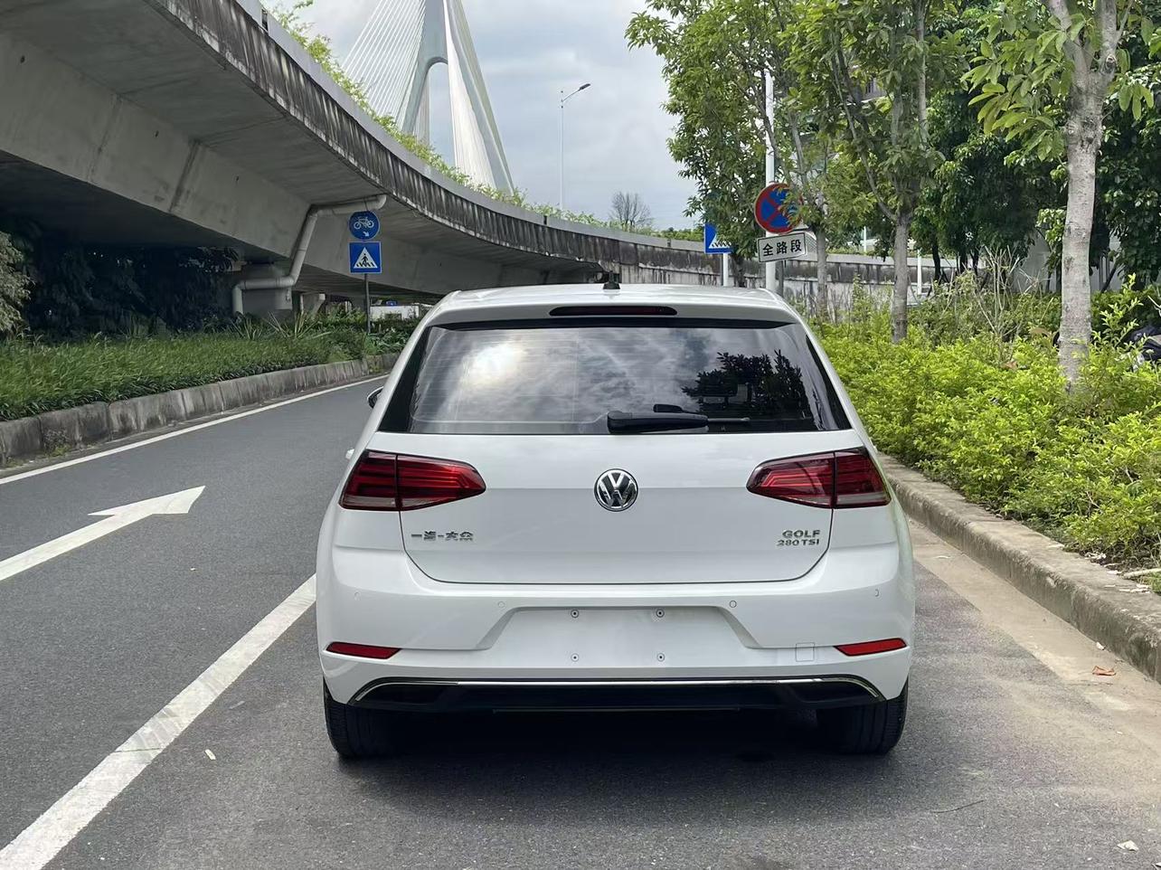 Volkswagen Golf Sportsvan 2019 thumb 4