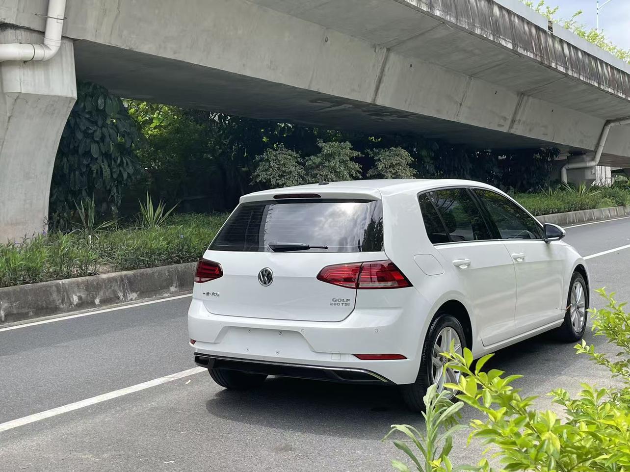 Volkswagen Golf Sportsvan 2019 thumb 5