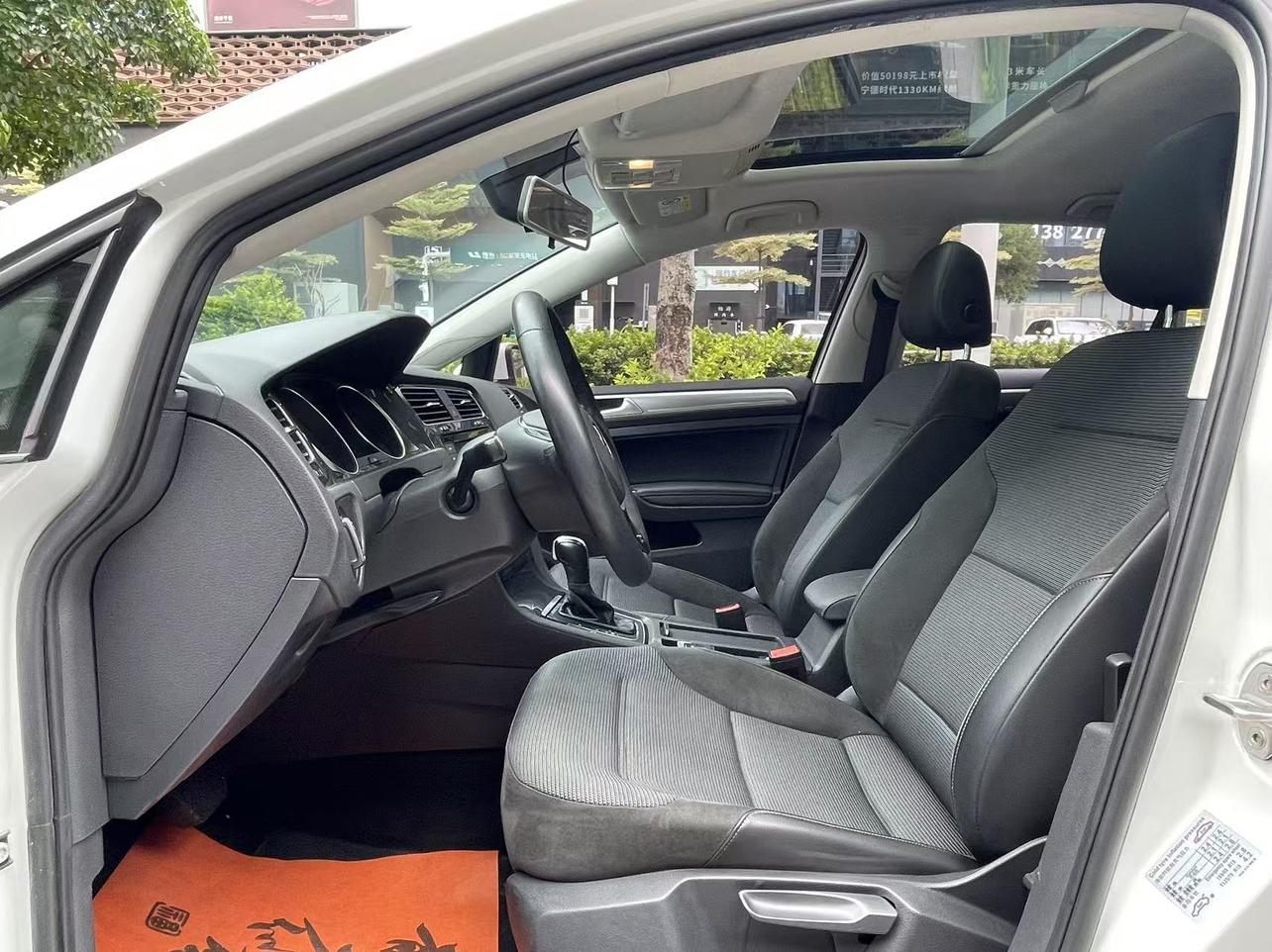 Volkswagen Golf Sportsvan 2019 thumb 8
