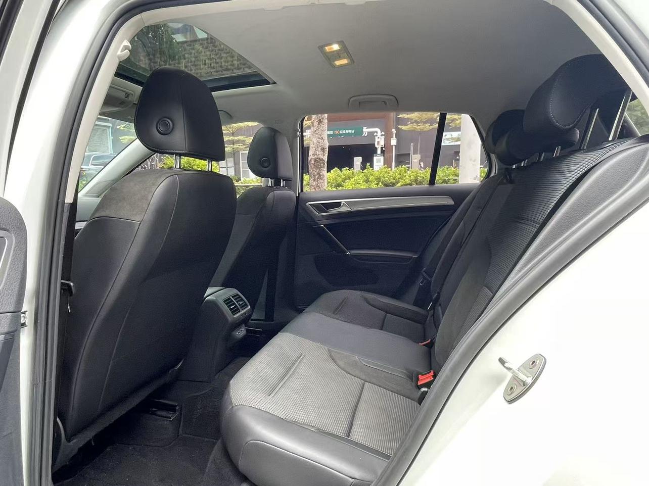 Volkswagen Golf Sportsvan 2019 thumb 9
