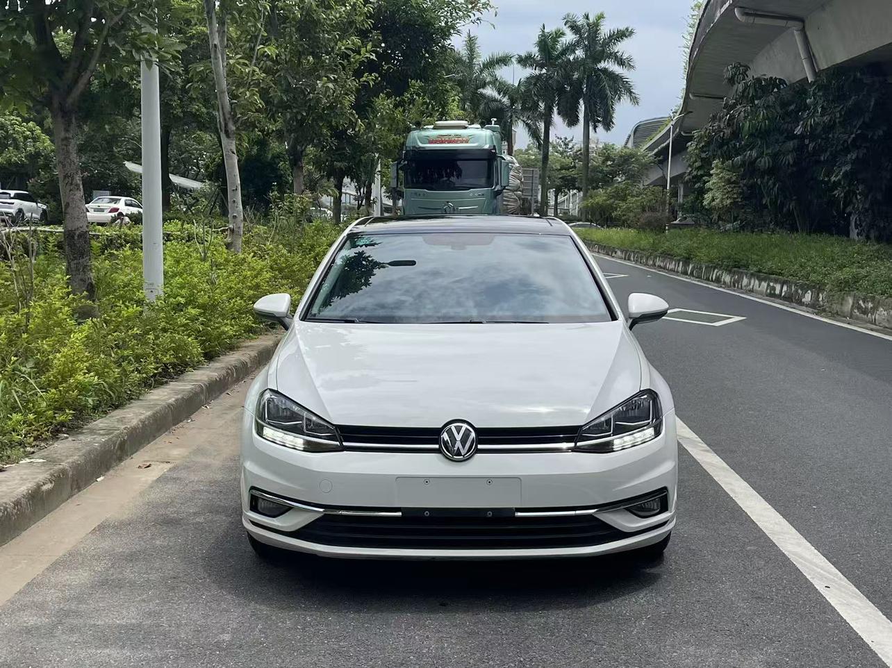 Volkswagen Golf Sportsvan 2019 thumb 11