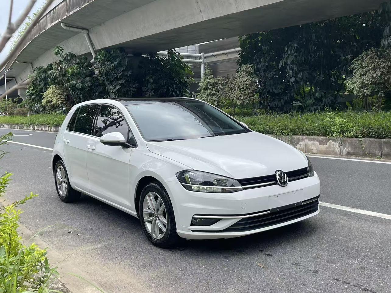 Volkswagen Golf Sportsvan 2019 thumb 12