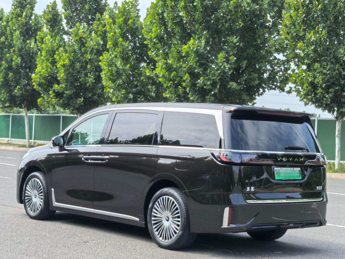 Voyah PHEV 2025 thumb 2