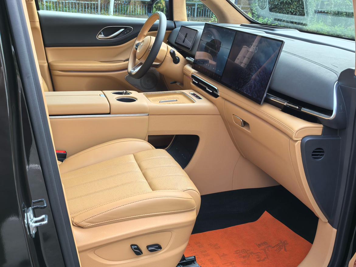 Voyah PHEV 2025 thumb 6