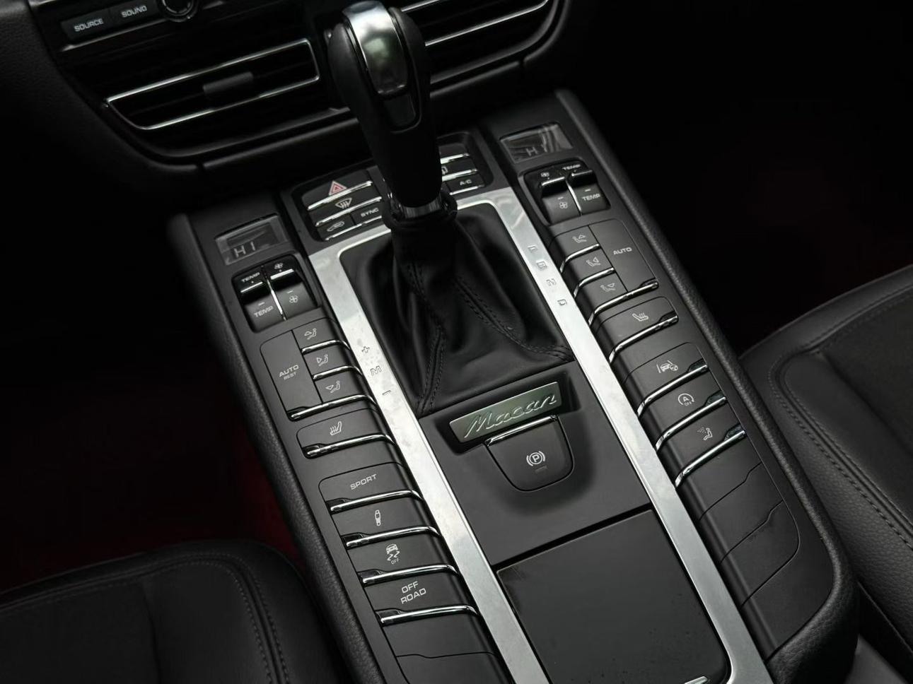 Porsche Macan 2021 thumb 10