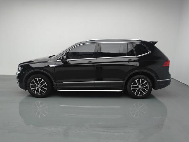 Volkswagen Tiguan 2018 thumb 2
