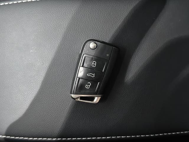 Volkswagen Tiguan 2018 thumb 9