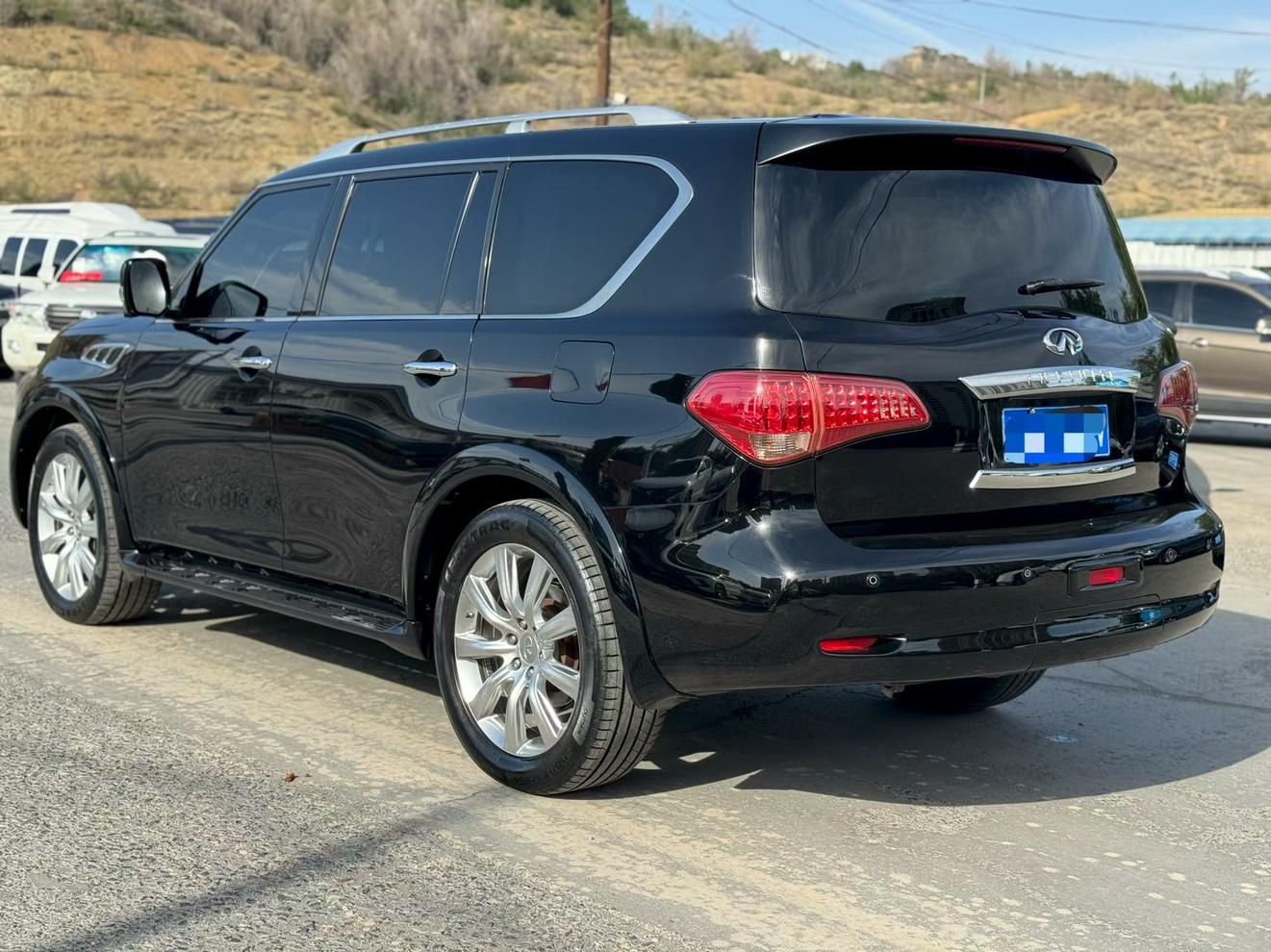 Infiniti QX80 2013 thumb 2