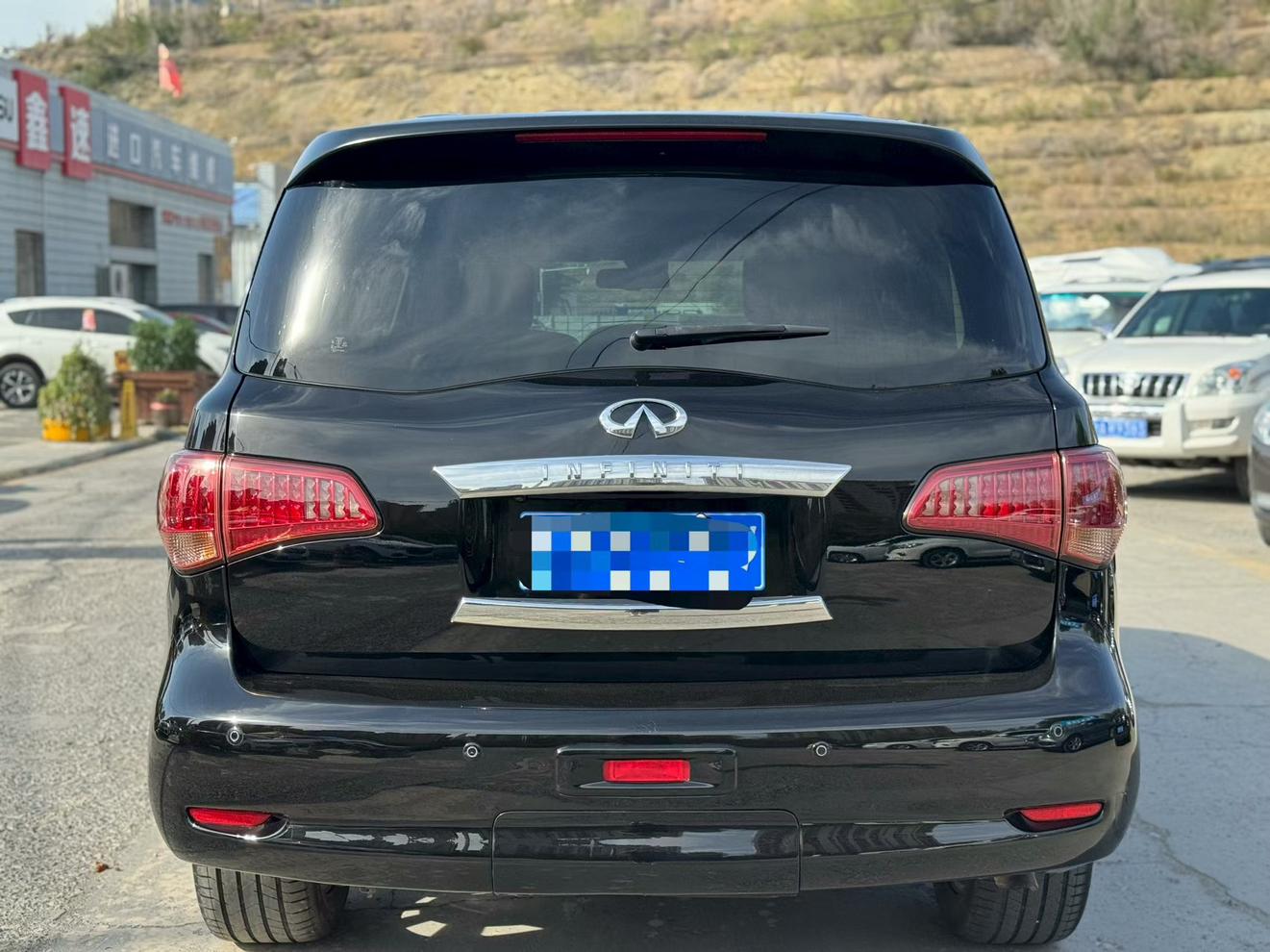 Infiniti QX80 2013 thumb 3