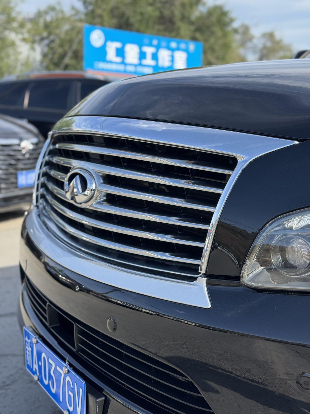 Infiniti QX80 2013 thumb 7