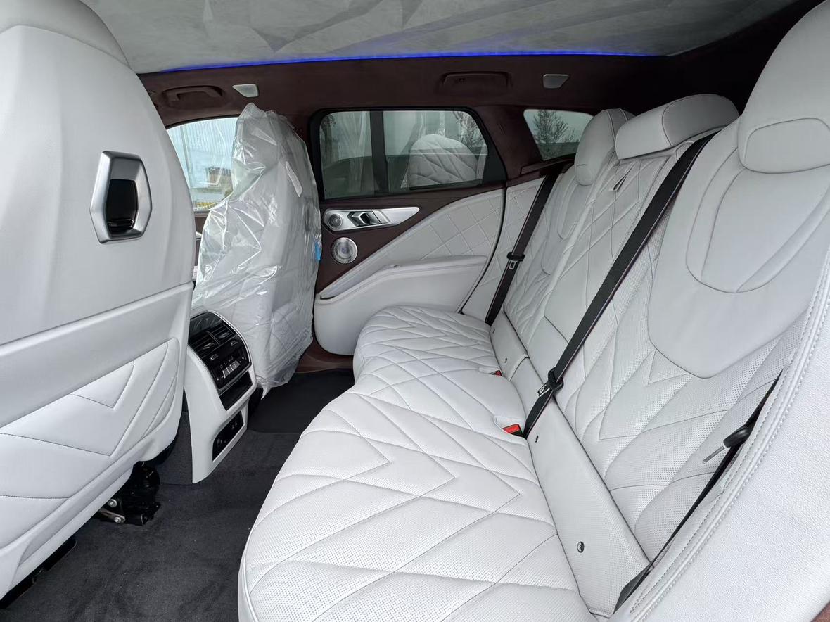 BMW XM 2023 thumb 9