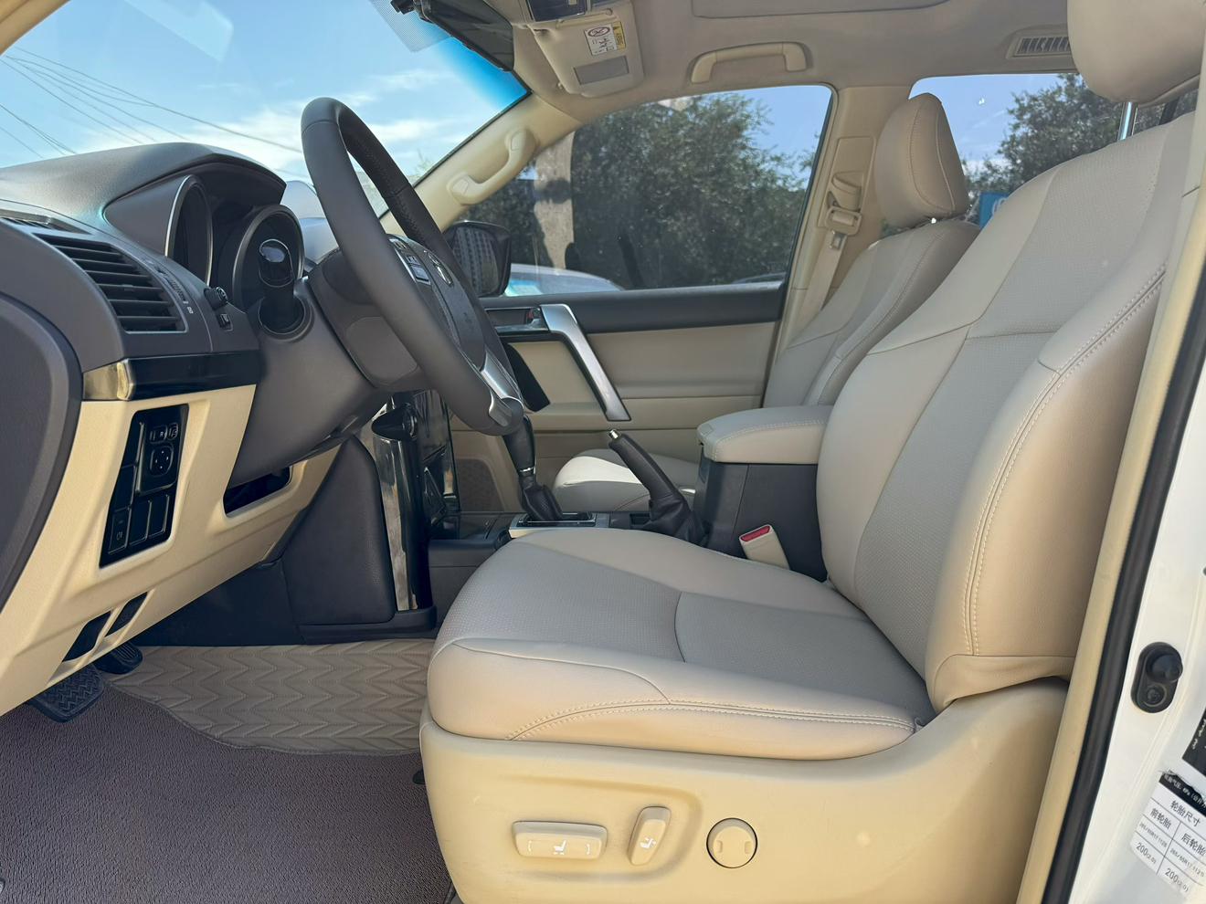 Toyota Land Cruiser Prado 2014 thumb 11