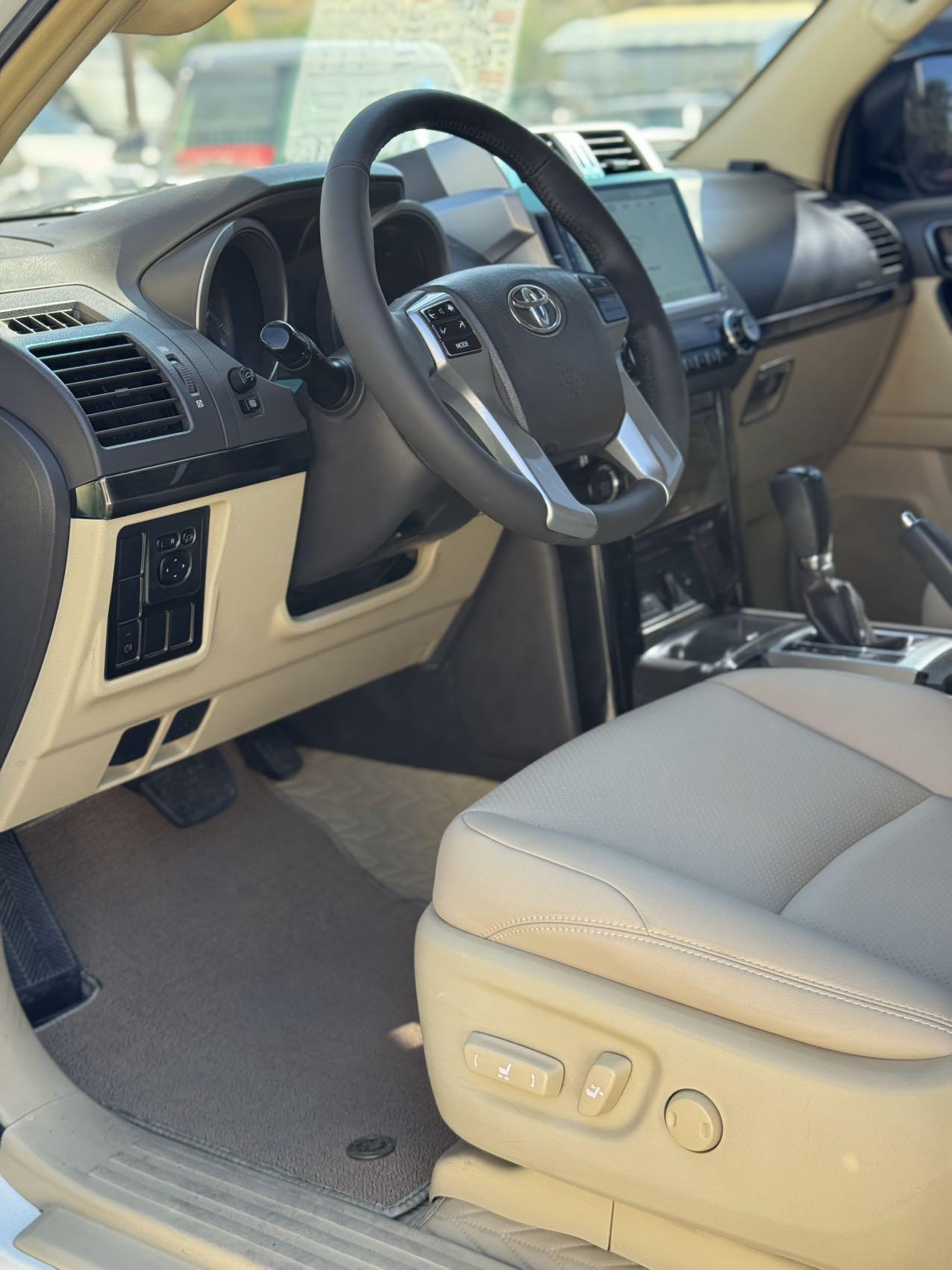 Toyota Land Cruiser Prado 2014 thumb 12